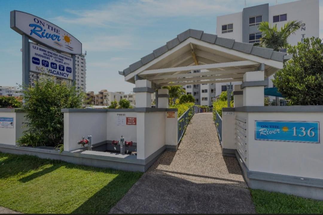 On The River Apartments Maroochydore Exterior photo